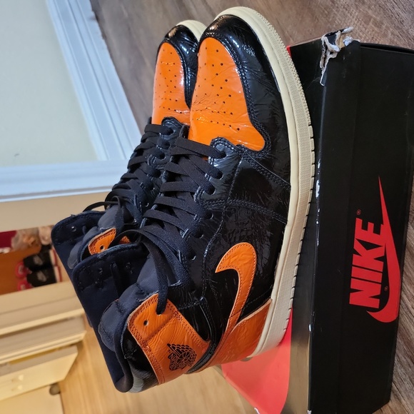 Jordan 1 "Shattered Backboard 3.0" - Picture 2 of 4